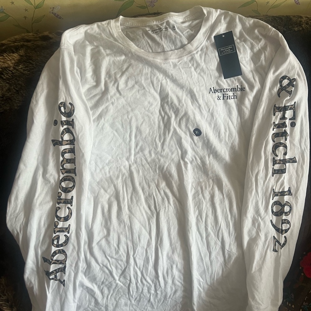 Abercrombie & Fitch White Long Sleeve Tee with Black Lettering